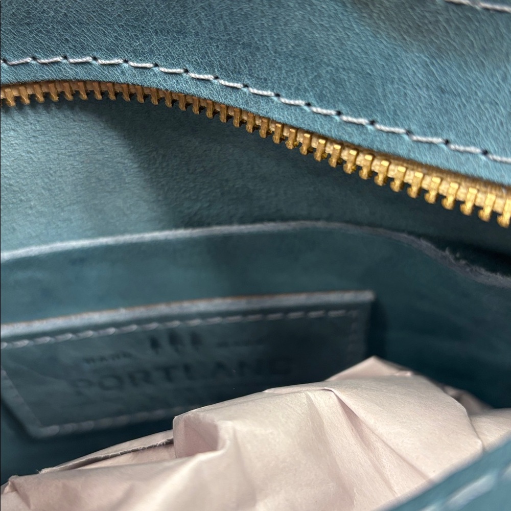 New Aqua Triangle bag by Portland Leather, NWT - Picture 11 of 16